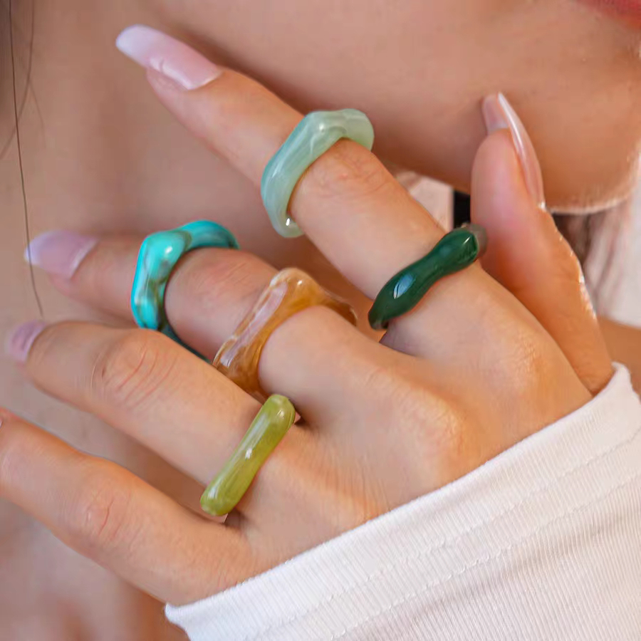 ชุดแหวนอะคริลิคแบบไม่สม่ำเสมอเรขาคณิต สำหรับคนชอบสไตล์โดดเด่น - รูปที่ 2