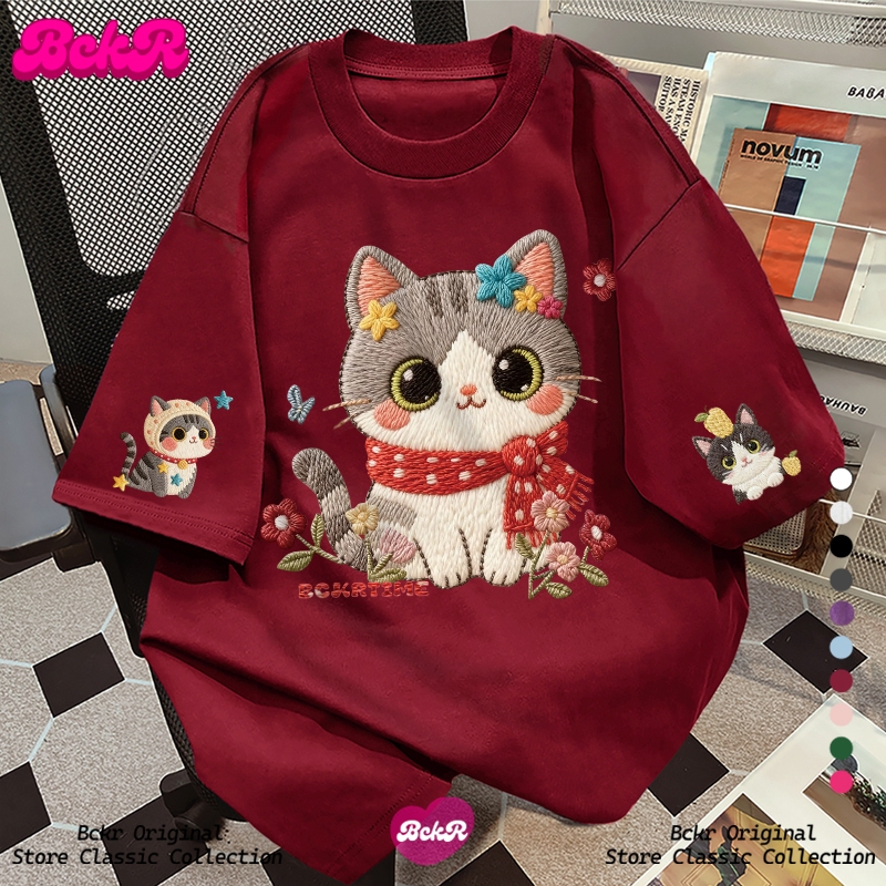 【จัดส่งตลอด 24 ชั่วโมง】🔥BCKR ลายปักเลียนแบบ น่ารัก ลายแมวน้อย คอกลม เสื้อ😻oversize เสื้อผญเสื้YG4769