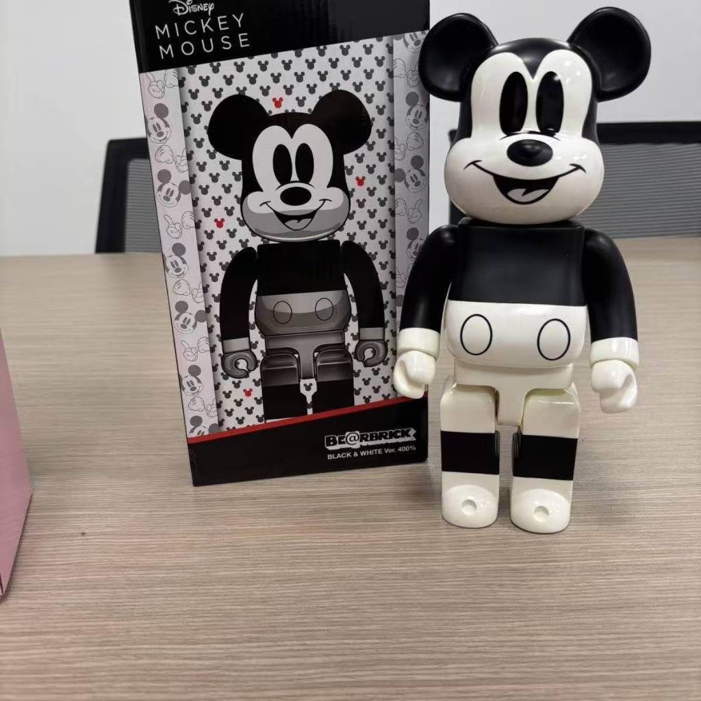 Bearbrickหมีรุนแรงอาคารบล็อกหมีสีดําสีขาวมิกกี้อินเทรนด์ตุ๊กตาตุ๊กตารูปเครื่องประดับของเล่น