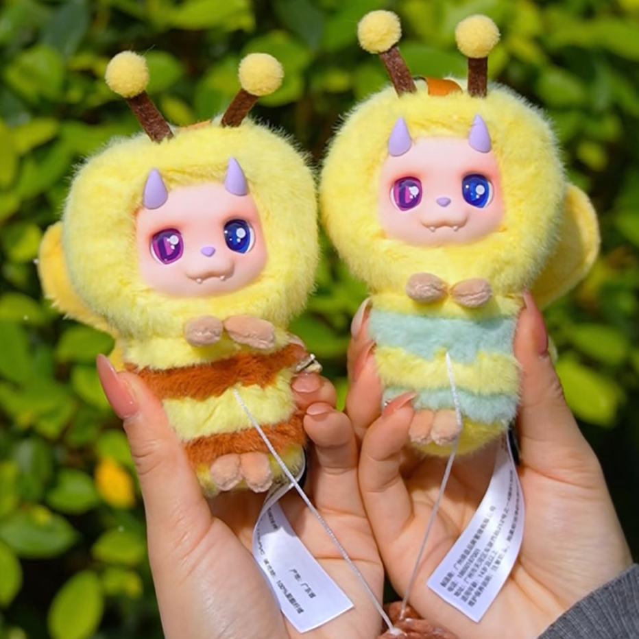 D.FA.MILY x D.Desirable Little D Hardworking BeeBee Series Plush Blind Box Dylan TOPTOY