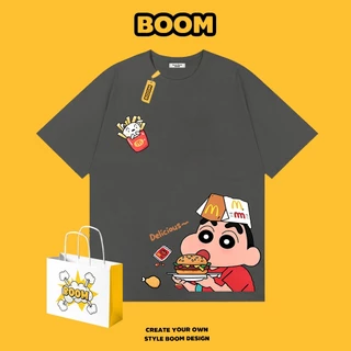 BOOM เสื้อยืดชายหญิงแขนสั้น สีขาว เสื้อยืดแขนสั้น ลายการ์ตูนเครยอนชินจัง ผ้าฝ้าย 100% ระบายอากาศดี เหมาะสำหรับเยาวชน