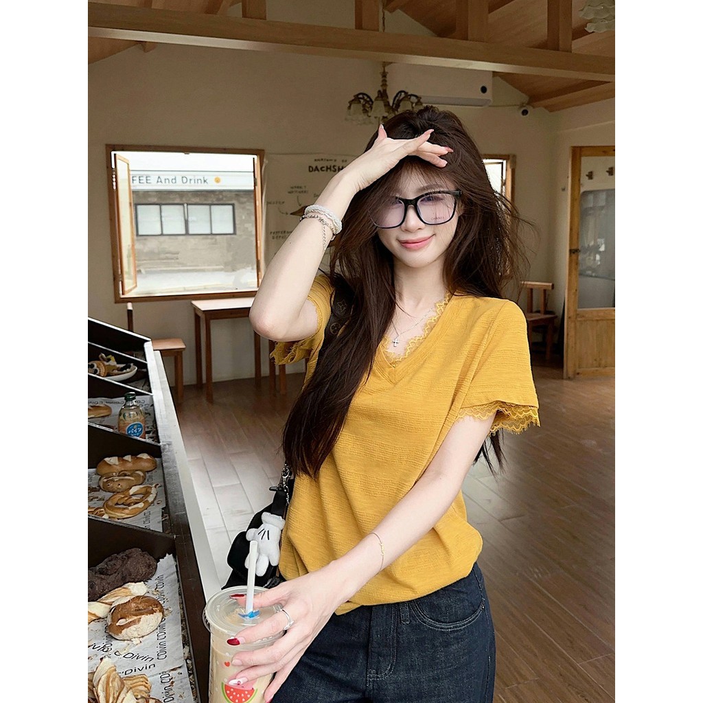เสื้อแขนสั้นลายคอวี สไตล์เกาหลี สลิม핏 ลูกไม้