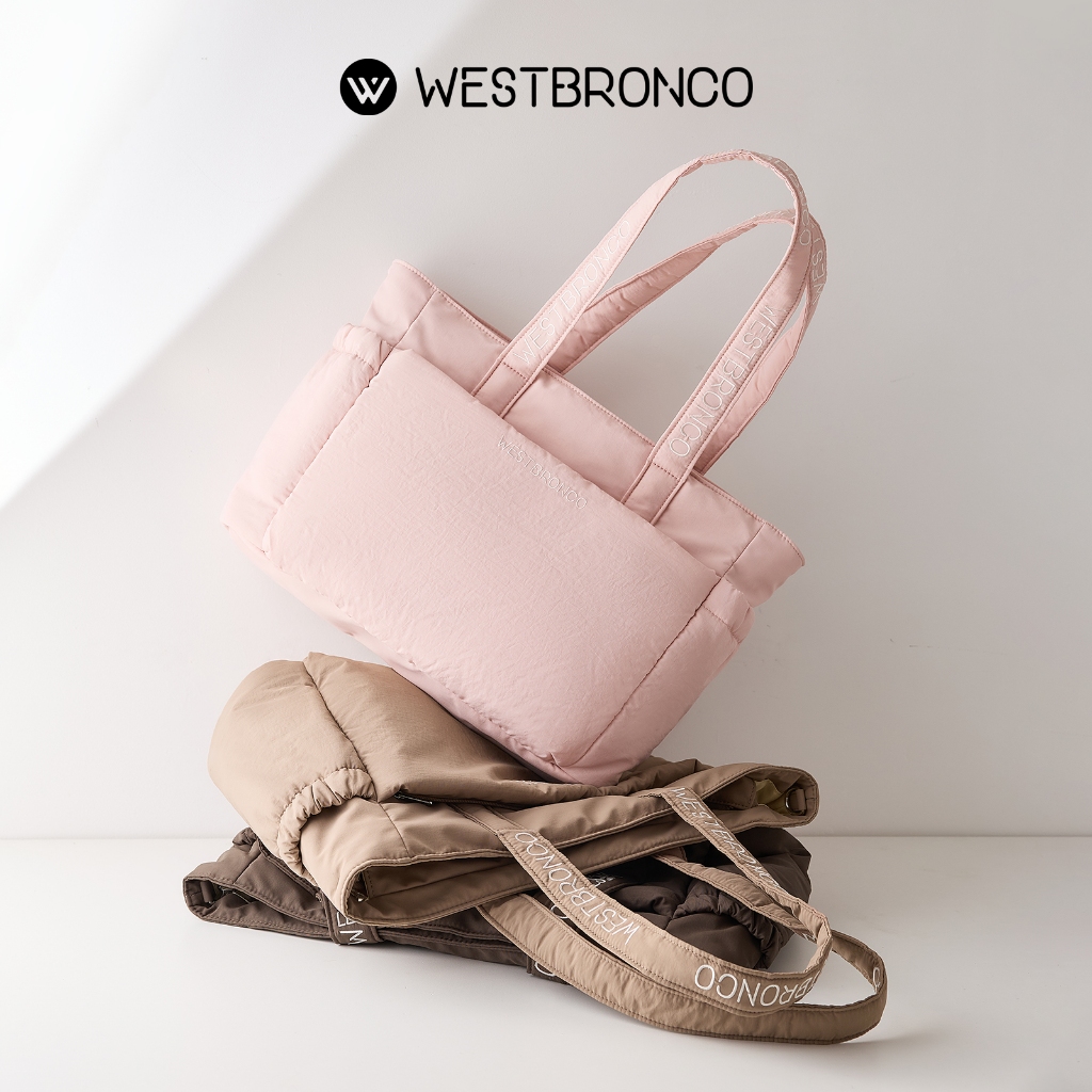 WESTBRONCO คามิเลีย (Camellia) –  ผู้หญิงผู้ชายใช้ได้ ผลิตจากไนลอนน้ำหนักเบา เหมาะสำหรับวัยทำงานและวัยเรียน มีช่องใส่แล็ปท็อป สามารถสะพายข้างหรือสะพายไหล่ก็ได้