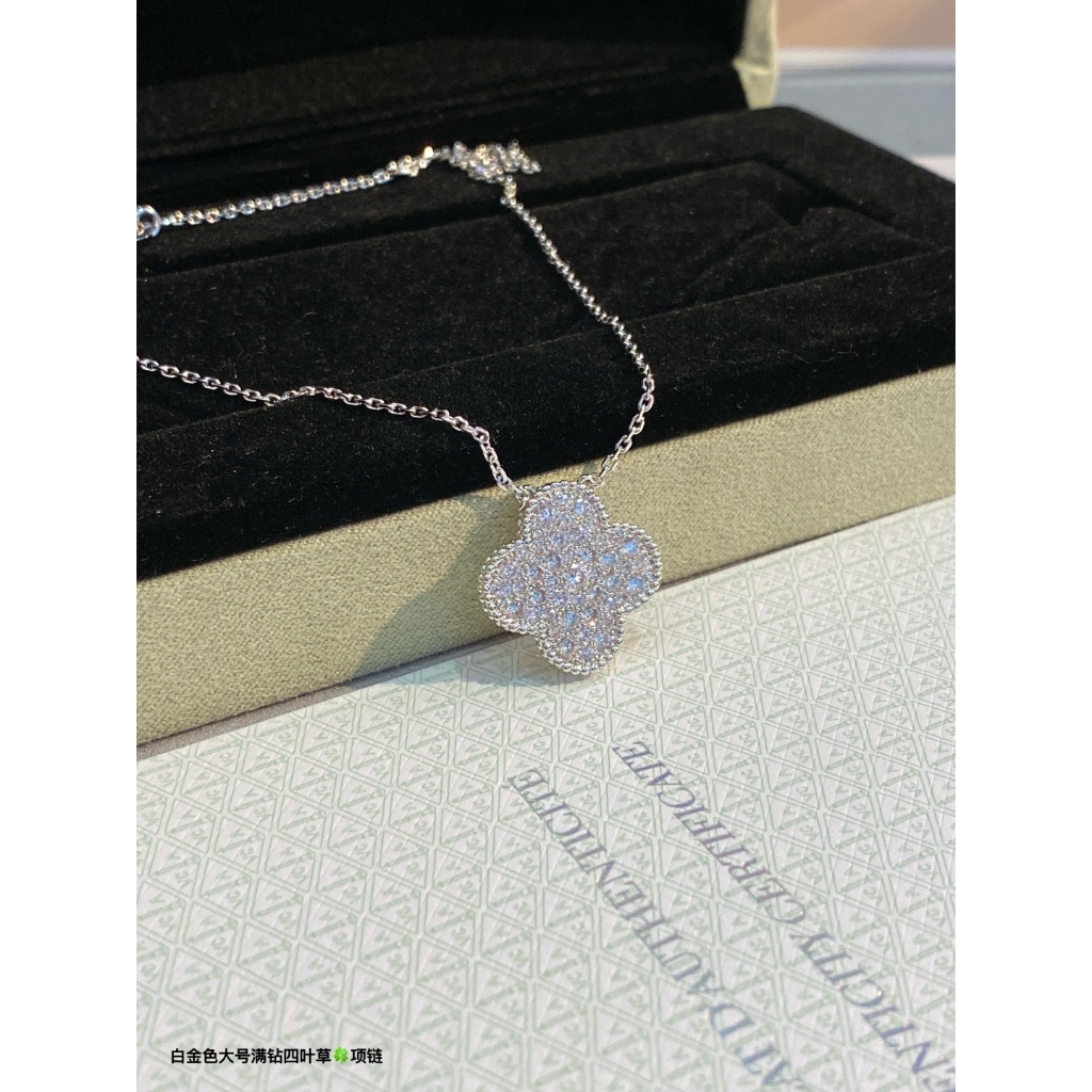 รุ่นสูง 1: 1Vca 18k ทองคําขาวสร้อยคอโคลเวอร์สี่ใบเต็มผู้หญิงขนาดใหญ่แสงหรูหราความรู้สึกสูงปกเหมาะสํา