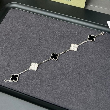รุ่นสูง 1: 1Vca 18k ทองคําขาวอาเกตสีดําดอกไม้โคลเวอร์สี่ใบเพชรสร้อยข้อมือสุภาพสตรีสร้อยข้อมือพัดลมแส