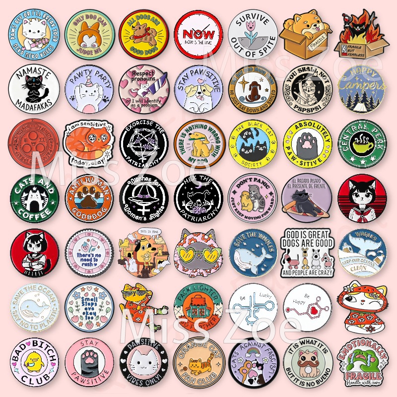 เข็มกลัดสัตว์น่ารัก ลายแมวน่ารักและสุนัข พวงกุญแจโลหะการ์ตูน ของขวัญสำหรับเพื่อน