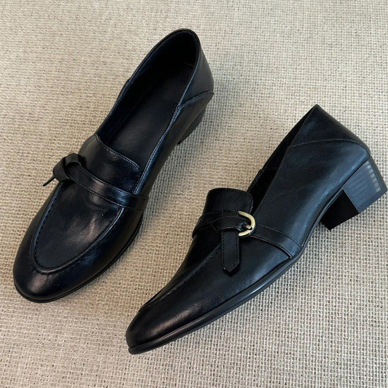 รุ่นหนังแกะ ~ ส้นหนารองเท้าไม่มีส้นย้อนยุคผู้หญิง 2026 Classy Commuter All-Match รองเท้าเดียว Slip-On รองเท้าหนังขนาดเล็ก