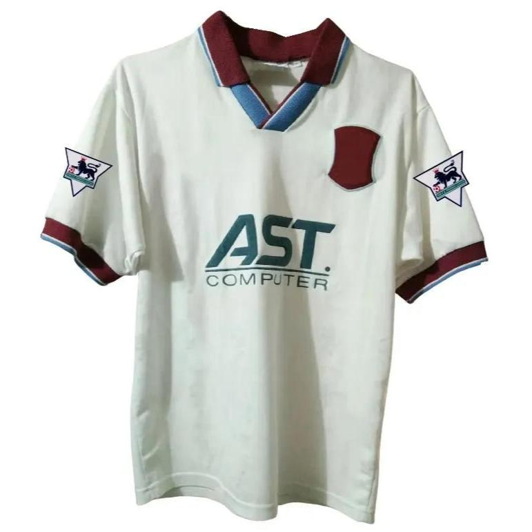 เสื้อกีฬาย้อนยุค Aston Villa ทีมเยือน