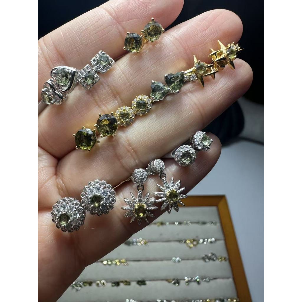 Modavite แก้วดาวตกธรรมชาติ