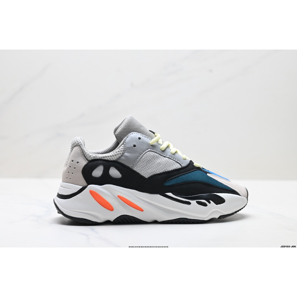รองเท้าลําลอง Yeezy Boost 700