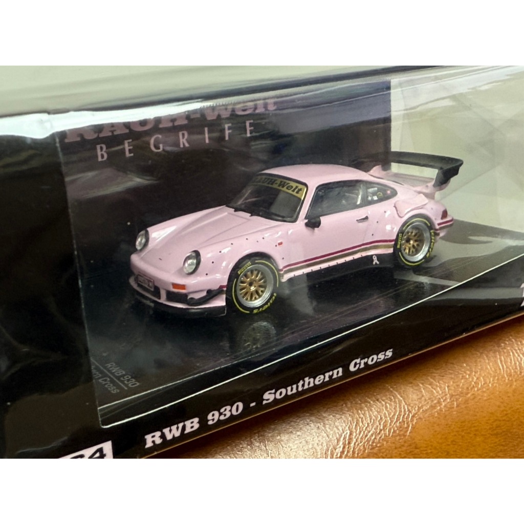Tarmac Works T64-015-PI 1/64 RWB 930 Southern Cross สีชมพูเจ้าของ Club ไม่มีการ์ด Diecast Scale รุ่น