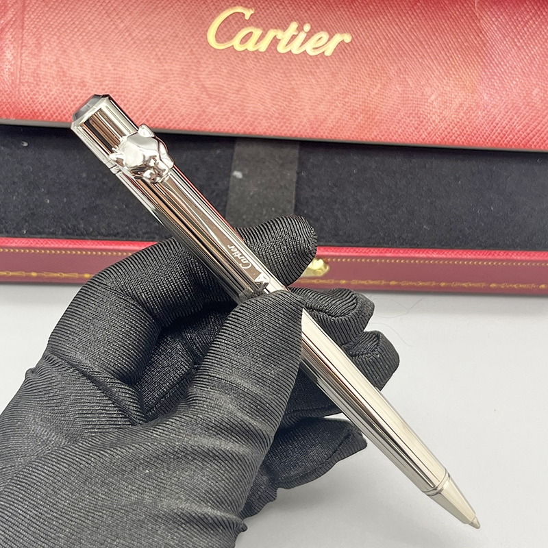 [รูปแบบใหม่] รถ * er ปากกาลูกลื่น Classic Leopard Head Embossed Design Metal & Lacquer Ballpoint Pen