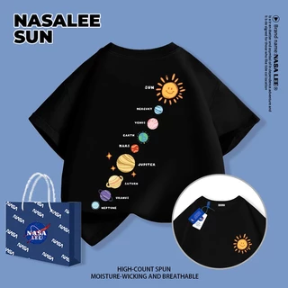 【ส่งจากกรุงเทพฯ】เสื้อยืดผ้าฝ้ายสำหรับเด็ก NASA สีฟ้าอ่อน พิมพ์ลายดาวและอวกาศ 3-16 ปี เด็กผู้ชายและเด็กผู้หญิง เปิดเทอมฤดูร้อน ทรงหลวม แขนสั้น