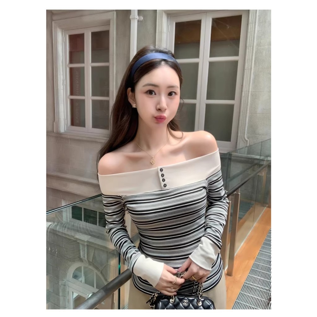 KOKOMI Retro ลายเย็บหนึ่งไหล่แขนยาวเสื้อยืดผู้หญิง สไตล์ slim-fit ดีไซน์ปราศจากสายหนังด้านบน