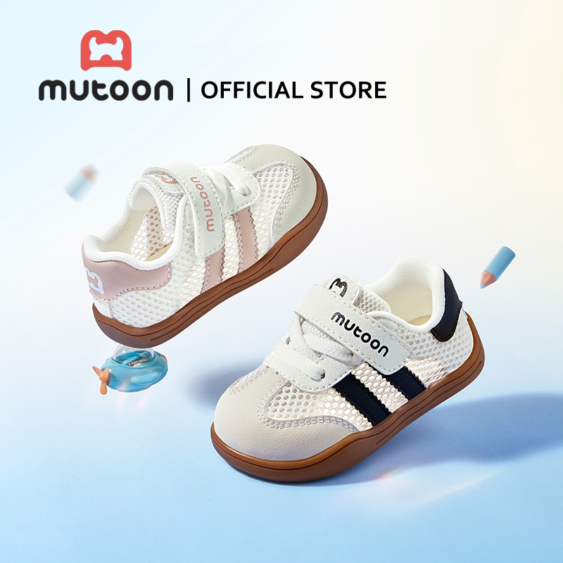 【Mutoon】รุ่นใหม่ ฤดูร้อน รองเท้าเด็กเริ่มเดิน รองเท้าสปอร์ตเด็ก กันลื่น ใส่สบาย สีขาวดำคลาสสิก