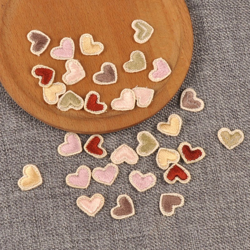 20pcs 2x1.5 ซม.6 สีหัวใจปักแพทช์อุปกรณ์เย็บผ้า Appliques DIY เสื้อผ้ากระเป๋า Headwear ตกแต่ง Handmade อุปกรณ์ CP4353