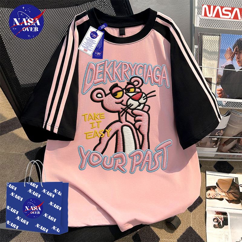 【จัดส่งตลอด24ชั่วโมง】🔥NASA ลายสามแถบ ตัดสี เสื้อผญ เสื้อ🩷การ์ตูน ลายตัวละคร oversize คอกลม เสื้YG4497