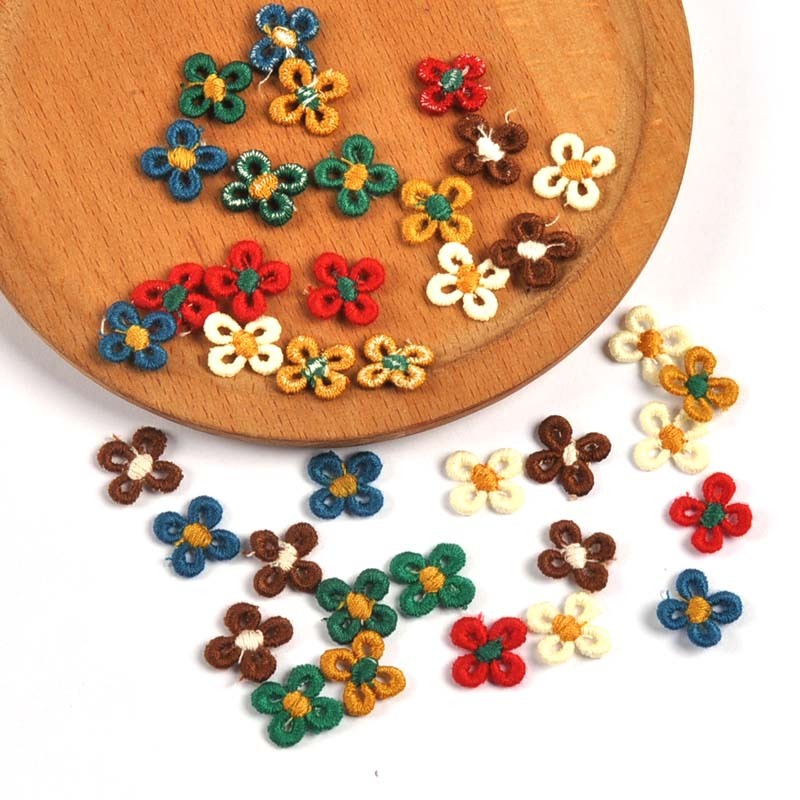 50pcs 15mm Mini ดอกไม้แพทช์เย็บปักถักร้อยเสื้อผ้าตกแต่งอุปกรณ์เย็บผ้า DIY Handmade หัตถกรรม Graments Appliques CP4357