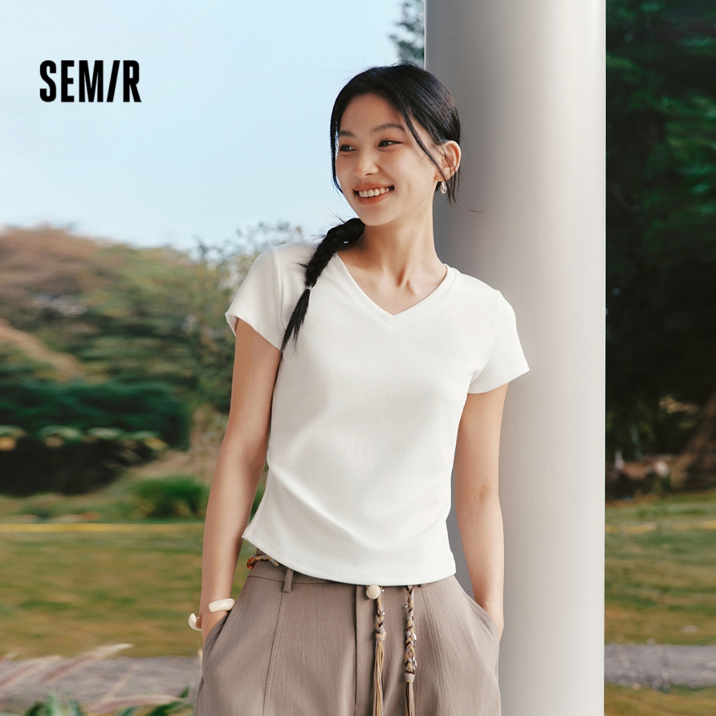 Semir 2026 สไตล์ฤดูร้อน แขนสั้นSlim Fit ตัดเย็บพิเศษดีไซน์ U-neck กับรายละเอียดรูเชดบนเสื้อยืด — صورة 3