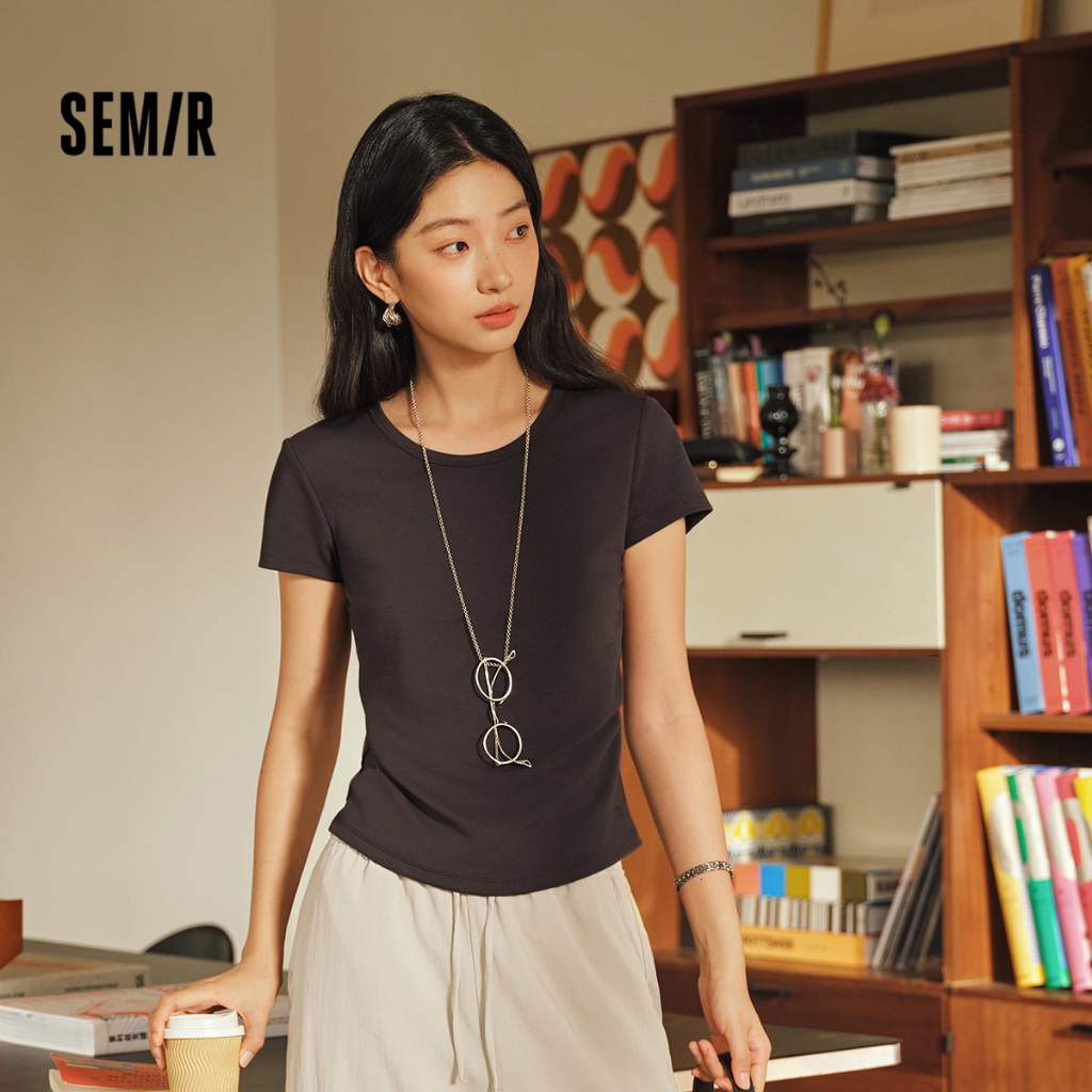 Semir 2026 สไตล์ฤดูร้อน แขนสั้นSlim Fit ตัดเย็บพิเศษดีไซน์ U-neck กับรายละเอียดรูเชดบนเสื้อยืด — صورة 7
