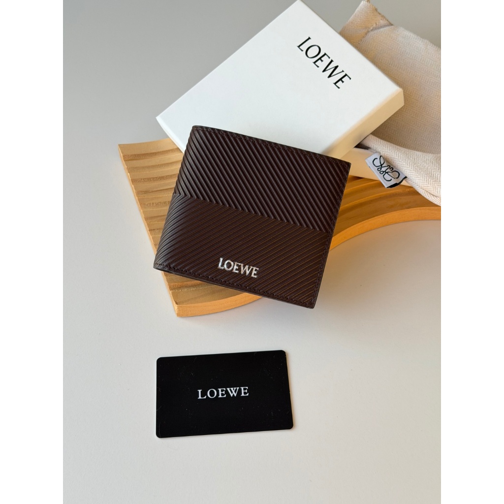 รุ่นอัพเกรด LOEWE Water Ripple Cowhide กระเป๋าสตางค์สั้นผู้ชายขนาด: 11x10 ซม.รุ่น: L1146 Puzzle Geom