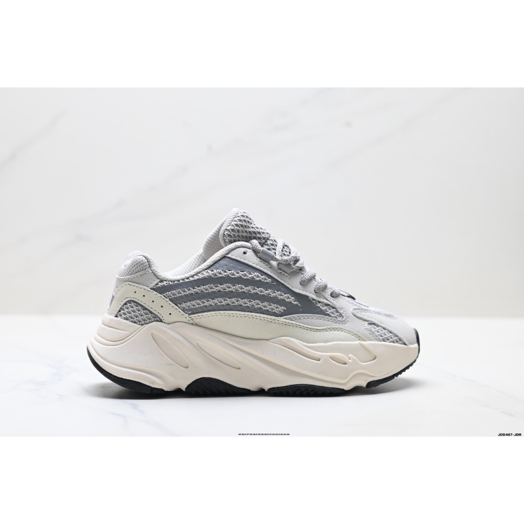 Yeezy Boost 700 V2 Static รองเท้าลําลอง