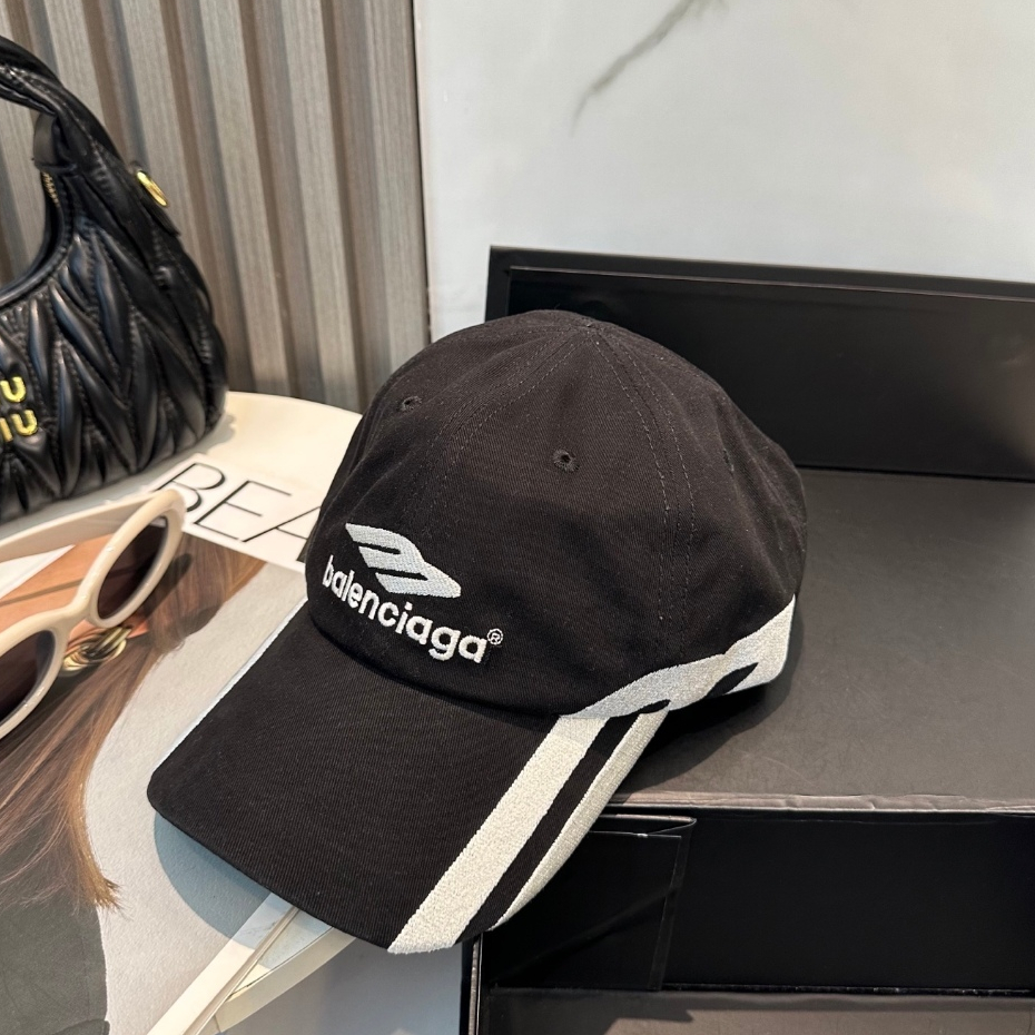บี B.Peaked Cap Unisex เย็บปักถักร้อยปรับได้
