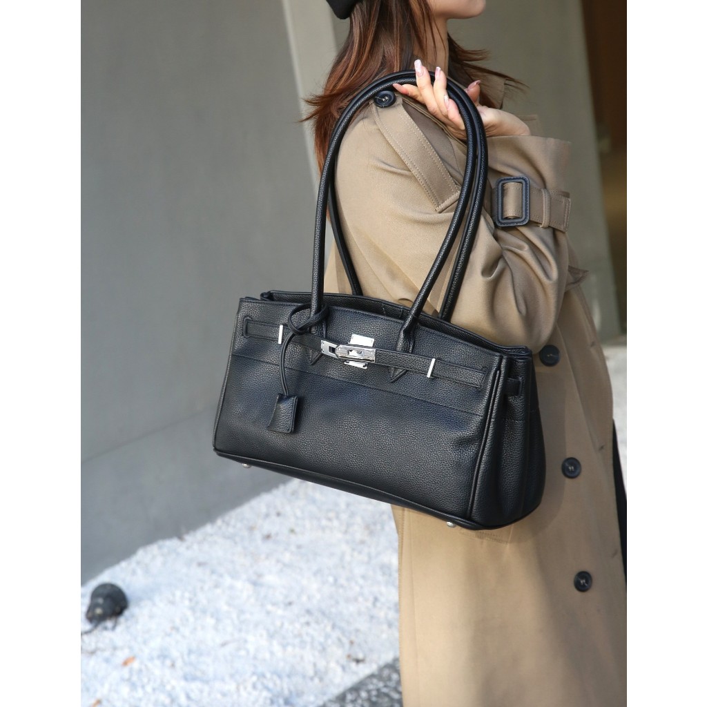 High-End ด้ามยาวไหล่ข้างเดียวแบบพกพาใต้วงแขนกระเป๋าผู้หญิงสไตล์ใหม่คลาสสิกขนาดใหญ่-ความจุหนังนุ่ม Platinum กระเป๋า Tote ราคา ถูกที่สุด ดีลบีเคเค แกลเลอรีภาพที่ 2