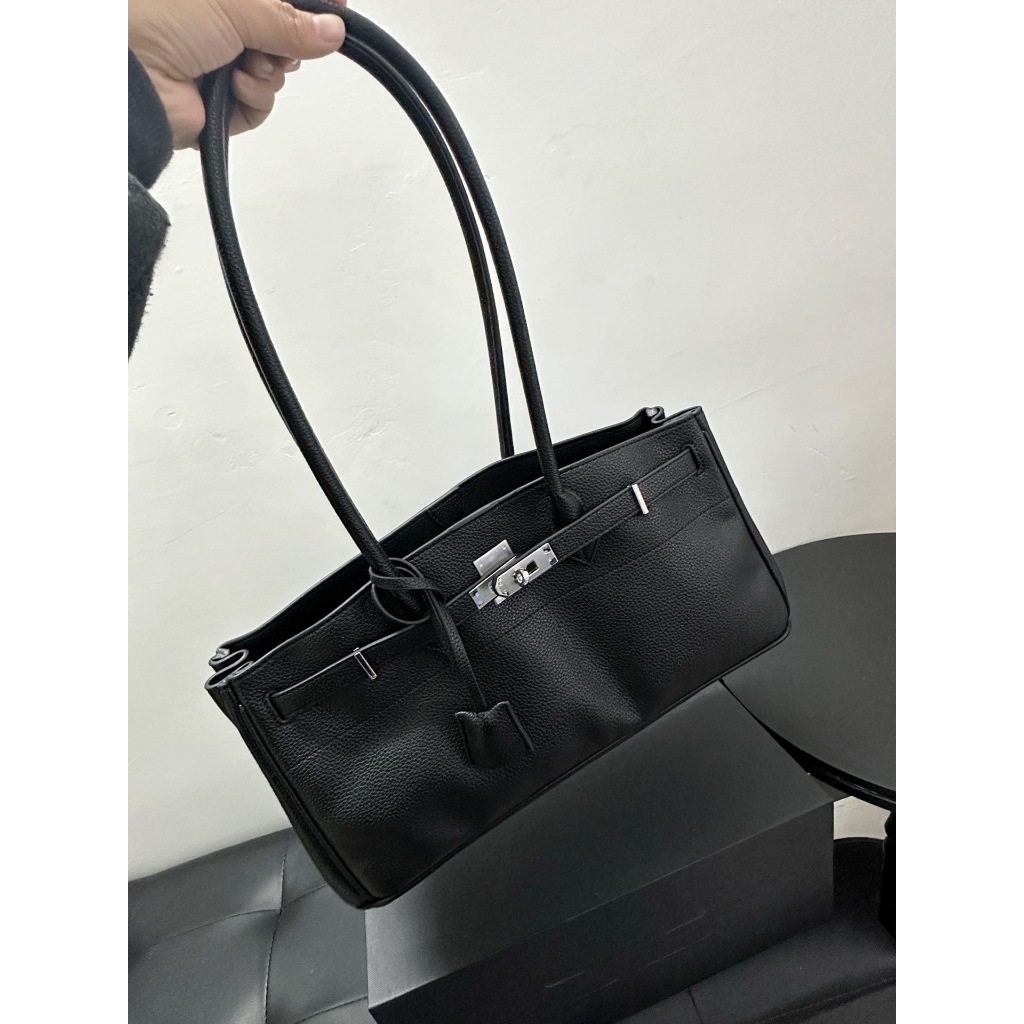 High-End ด้ามยาวไหล่ข้างเดียวแบบพกพาใต้วงแขนกระเป๋าผู้หญิงสไตล์ใหม่คลาสสิกขนาดใหญ่-ความจุหนังนุ่ม Platinum กระเป๋า Tote ราคา ถูกที่สุด ดีลบีเคเค แกลเลอรีภาพที่ 6