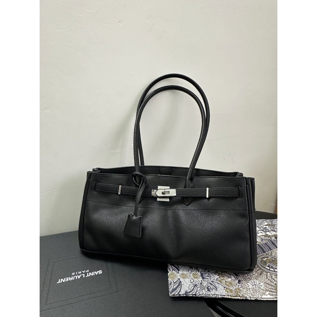High-End ด้ามยาวไหล่ข้างเดียวแบบพกพาใต้วงแขนกระเป๋าผู้หญิงสไตล์ใหม่คลาสสิกขนาดใหญ่-ความจุหนังนุ่ม Platinum กระเป๋า Tote ราคา ถูกที่สุด ดีลบีเคเค แกลเลอรีภาพที่ 7