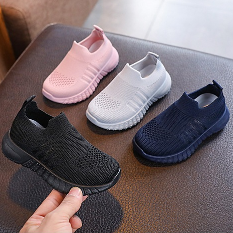 รองเท้ากีฬาเทนนิสสำหรับเด็ก แบบตาข่ายระบายอากาศได้ดี เหมาะสำหรับทั้งเด็กผู้ชายและผู้หญิง