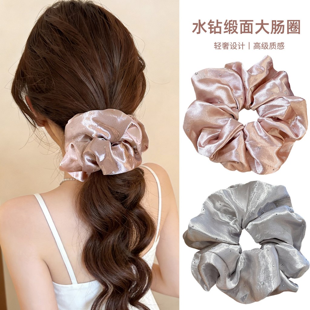 แหวนยางหนีบผมแบบ Scrunchy สไตล์เกาหลี มีลUSTER สีขาวอ่อนโยน เหมาะสำหรับ ponytail