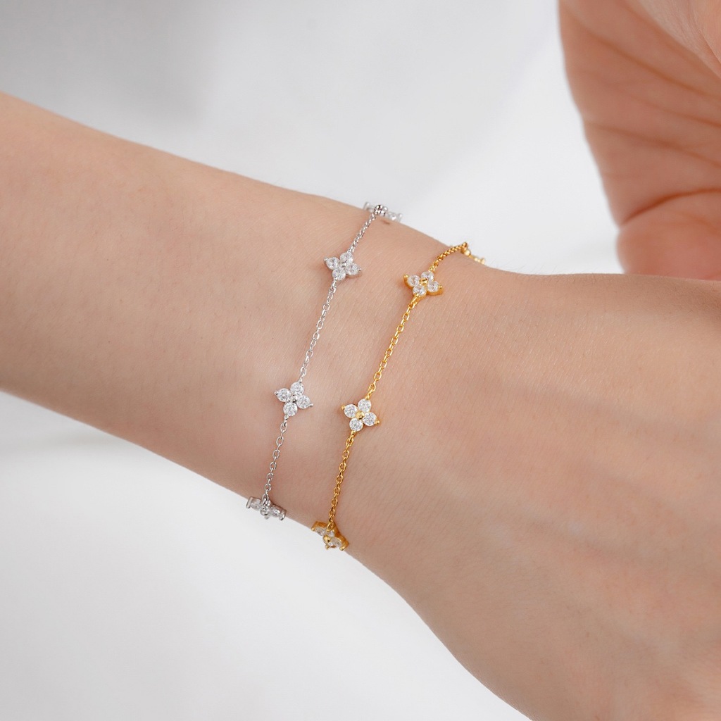 Venorix กำไลข้อมือเงิน925แท้ ลายโคลเวอร์สี่ใบ+ดาวกระจาย ชุบ18Kทองคำ เรียบหรู สีทอง/เงิน