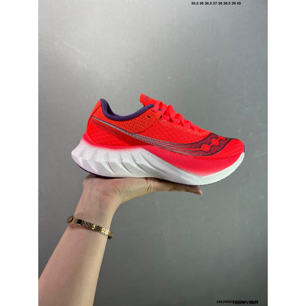 รองเท้าวิ่ง Saucony Endorphin Pro