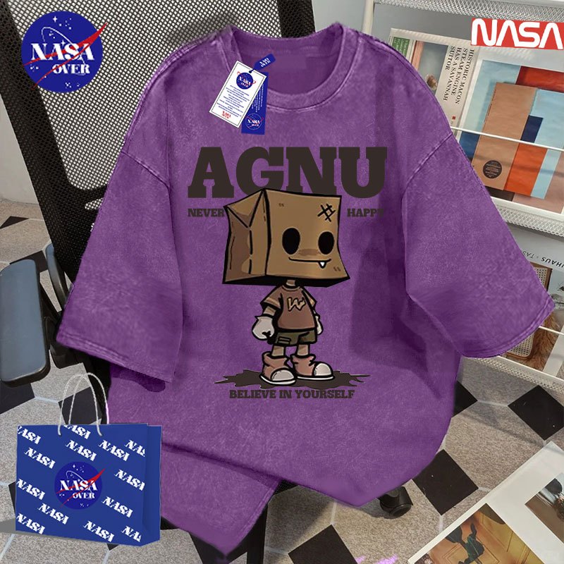 【จัดส่งจากกรุงเทพฯ】 NASA เสื้อแขนสั้น สีม่วงสีฟอก ทรงหลวม สไตล์สตรีทอเมริกัน ลาย Paperboy สบาย ใส่ได้ทั้งชายหญิง oversize YG1138