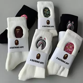 ถุงเท้าปักผู้ชาย BAPE สไตล์แฟชั่นและกีฬา ยาวถึงกลางลูกวัว เหมาะสำหรับเทรนด์เซ็ตเตอร์