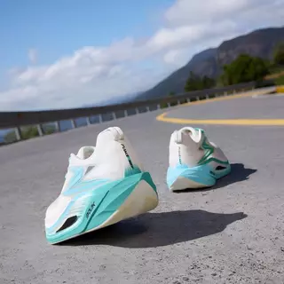 【361 Degrees】 Flame 5 MIX│Running Shoes Carbon Plate Lightweight Breathable Cushion Marathon Racing รองเท้าวิ่ง เบา ระบายอากาศ ผู้ชาย ผู้หญิง 672612214