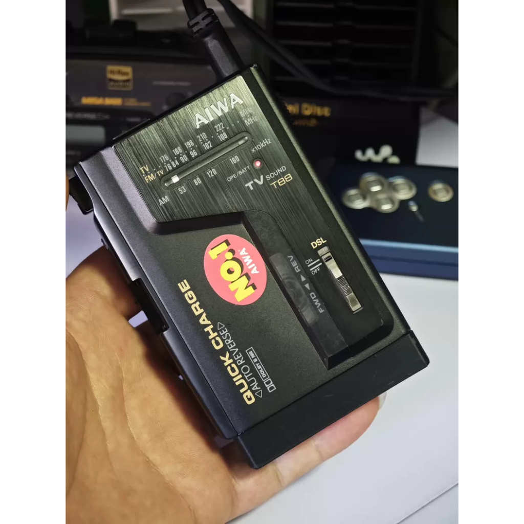 AIWA T88 Stereo Cassette Walkman - พร้อมเสียงเบสและถอยหลังอัตโนมัติ | ได้รับการรับรอง ISO 9001 | ผลิ