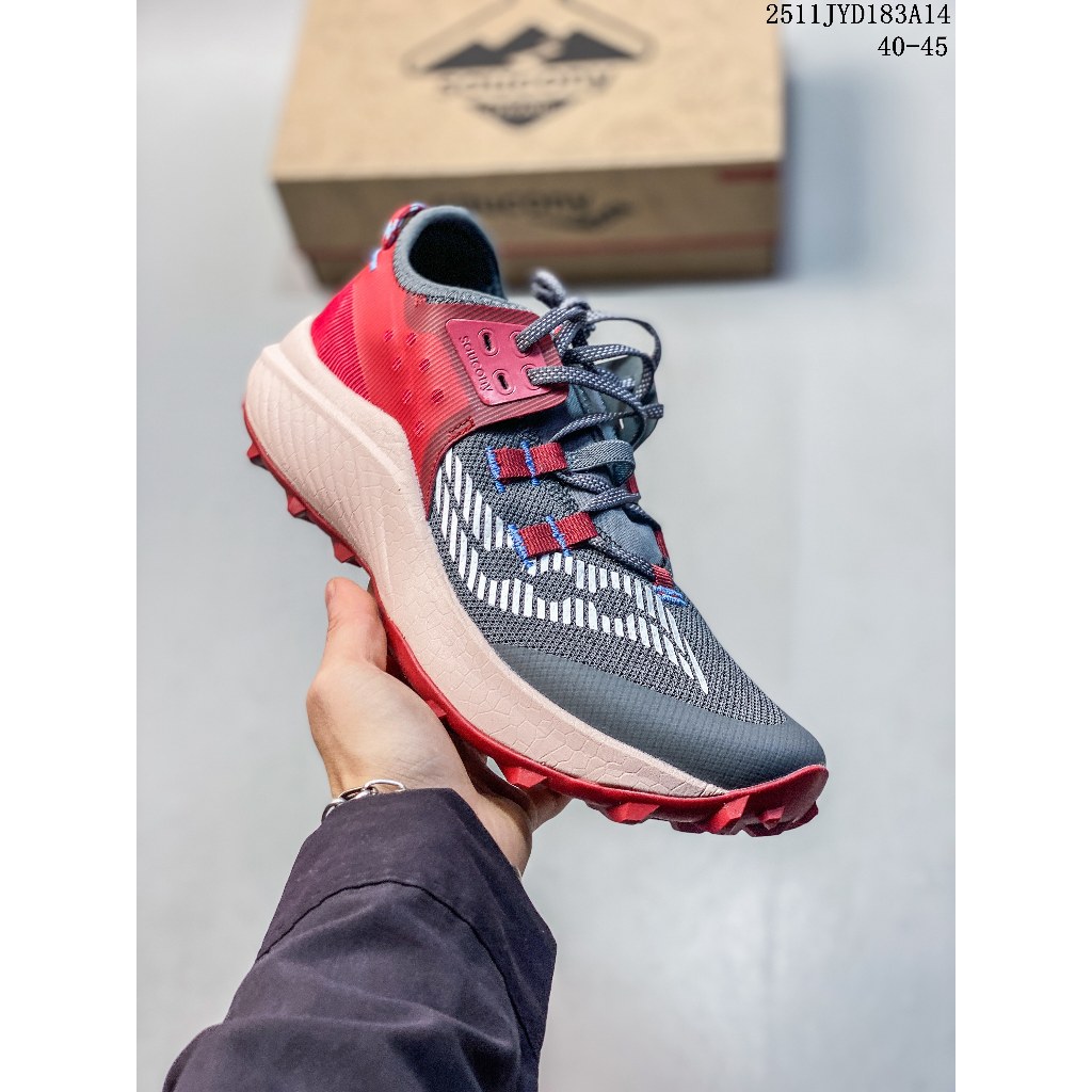 รองเท้าวิ่ง Saucony Endorphin Rift