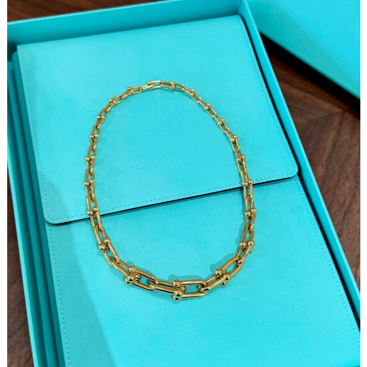 สร้อยคอมีลายไล่ระดับในสไตล์ตัวอักษร U ชุบด้วยทองคำ 18k