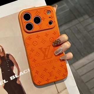 ป้ายแบรนด์หรู เคสไอโฟน 17 pro max 16 pro max 15 pro max 14 pro max 13 pro max เคสไอโฟน 13 17 15 16 เคส iphone 14 16 pro 17 pro 15 pro 13 pro 14 pro โทรศัพท์ กันกระแทก หนังนูน