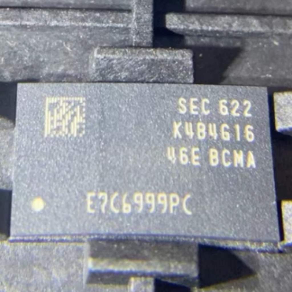 1PCS K4B4G1646E-BCMA FBGA-96 4Gb DDR3 SDRAM K4B4G16 46E-BCMA ยี่ห้อใหม่