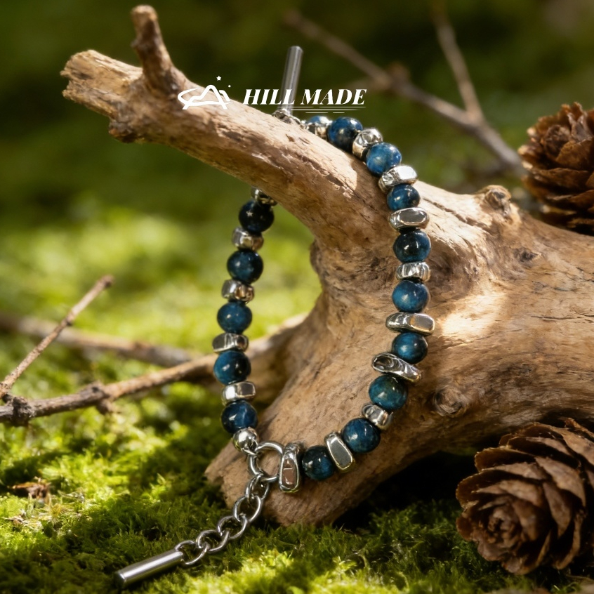 Blue Tiger Eye Stone ลูกปัดไทเทเนียมเหล็ก/คุณภาพสูงไม่ซีดจาง Hip-Hop Campus ทุกวันสวมใส่สร้อยข้อมือสําหรับชาย HMB06