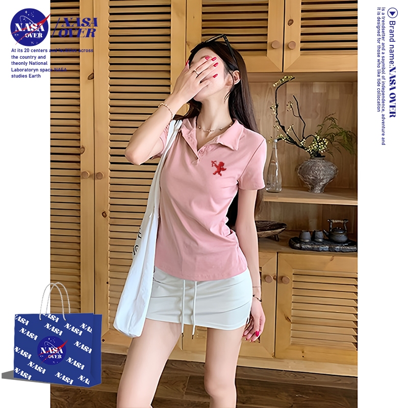 【จัดส่งตลอด24ชั่วโมง】🔥NASA ลายเทวดา เข้ารูป เซ็กซี่ เสื้อผญ เสื้อ😇ทรงเข้ารูป สาวแซ่บ เสื้อโปโลYG2747
