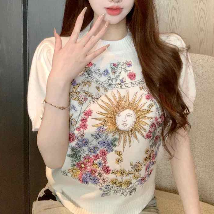 เสื้อครอปไหมพรมพิมพ์ลายดอกไม้และพระอาทิตย์ สไตล์เกาหลี แขนสั้น ใส่สบายๆ สําหรับผู้หญิง 2026ใหม่