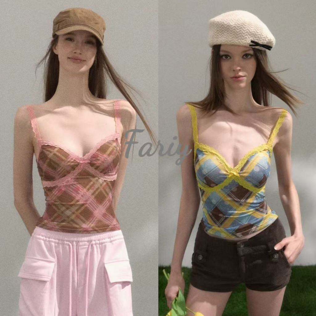 Fariy🍒คลังสินค้าพร้อม🍒 เสื้อสายเดี่ยวผ้าลูกไม้ลายสก็อตเข้ารูป ดีไซน์ใหม่ สไตล์เรโทร หวาน เซ็กซี่ สีสันสดใส สำหรับฤดูร้อนปี 2026 สำหรับผู้หญิง
