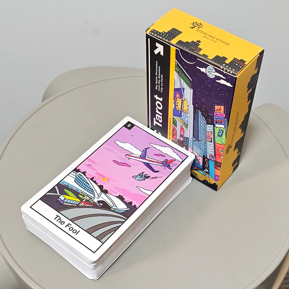 NYC Tarot: Big Apple Divination 78-Card Deck 12*7 ซม. – Modern New York City Themed Tarot Cards สําหรับ Urban Mystics