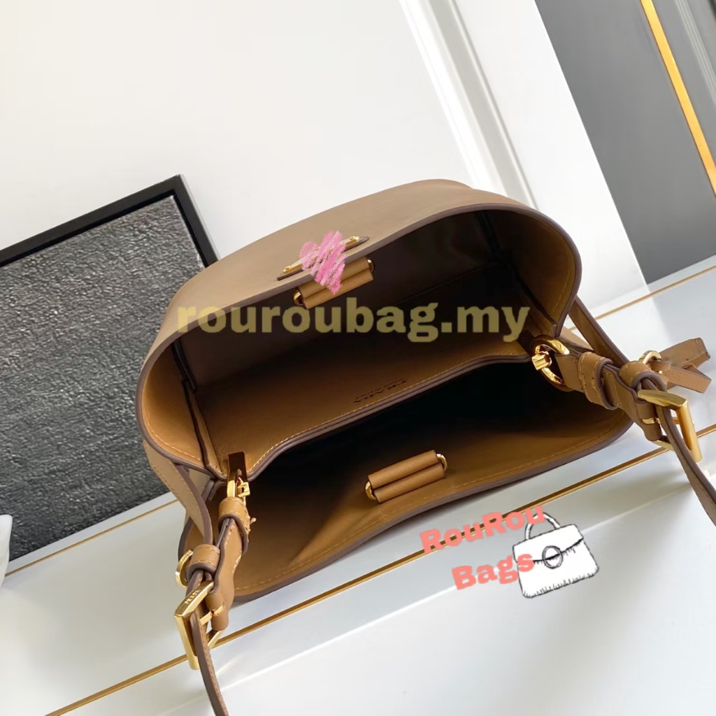 B0utique กระเป๋าถังคุณภาพ P-1BE080