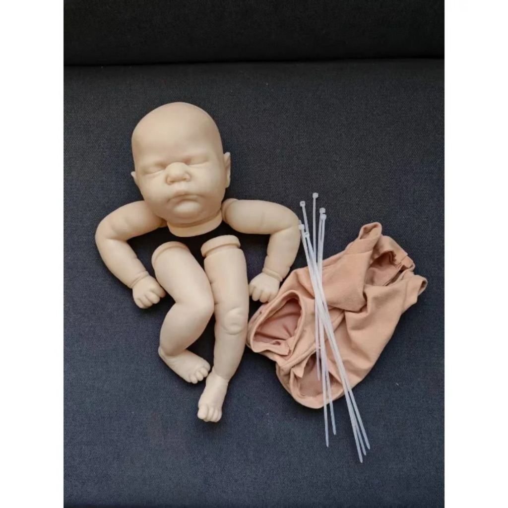 18 "Reborn ตุ๊กตาชุดทารกแรกเกิด Sleeping Baby Romilly Unpainted ตุ๊กตาสีสดอะไหล่ผ้าชุด bebe Reborn