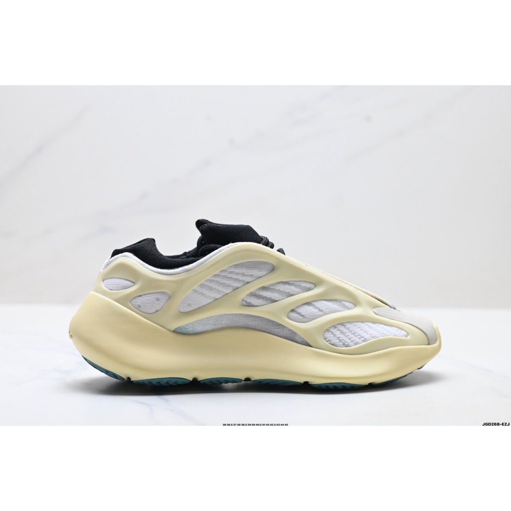 Yeezy Boost 700 V3 รองเท้าลําลอง